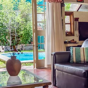 https://el-quincho-de-susana-y-victor.hotelsmendoza.com